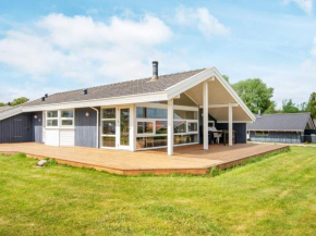 Three-Bedroom Holiday home in Sjølund 4 in Hejls